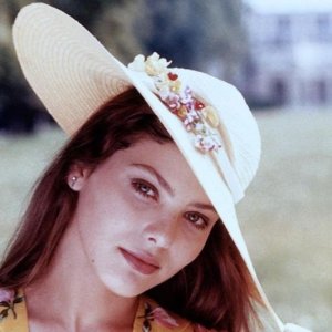 Ornella Muti in Ritratto di borghesia in nero