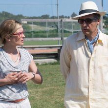 Tempo instabile con probabili schiarite: John Turturro con Carolina Crescentini in una scena