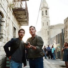 Dig: Jason Isaacs e Ori Pfeffer nel primo episodio