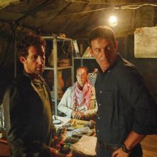 Dig: Ori Pfeffer e Jason Isaacs in un'immagine del pilot