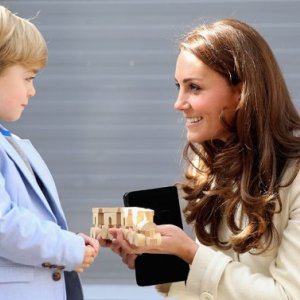 Downton Abbey: Kate Middleton con uno dei piccoli interpreti