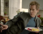 Kevin Bacon e le uova: lo spot da ridere