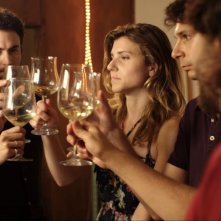 Fino a qui tutto bene: i nostri protagonisti brindano alla fine degli studi