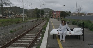 N-Capace: Eleonora Danco in una suggestiva scena del film da lei scritto, interpretato e diretto