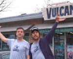 Jimmy Kimmel e Matthew McConaughey aiutano una videoteca di Austin
