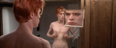 David Bowie in L'uomo che cadde sulla Terra