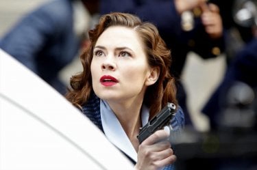 Agent Carter: Hayley Atwell interpreta Peggy Carter in Valediction