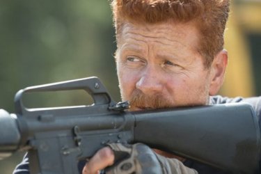 The Walking Dead: l'attore Michael Cudlitz in una scena dell'episodio Spend