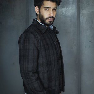 iZombie: Rahul Kohli è il dottor Ravi Chakrabarti in una foto promozionale della serie CW