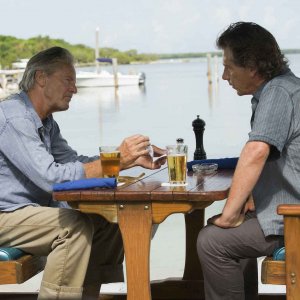 Bloodline: Sam Shepard e Ben Mendelsohn in una scena della serie Netflix