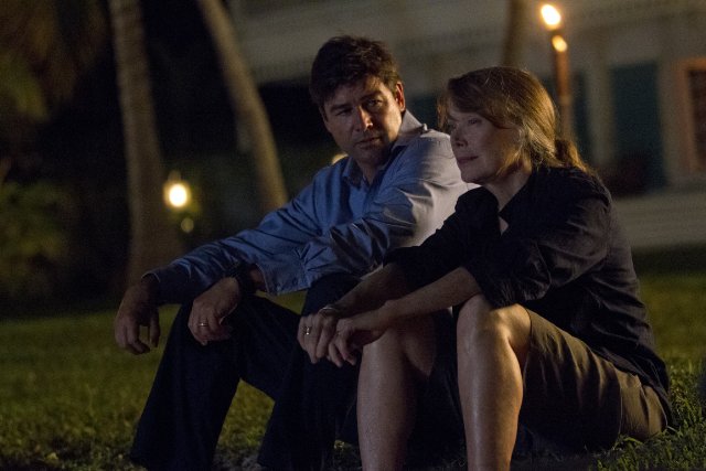 Bloodline: Sissy Spacek con Kyle Chandler in una scena della serie Netflix