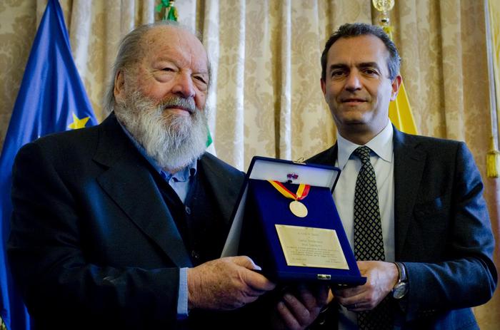 Bud Spencer: medaglia d'oro a Napoli dal sindaco De Magistris