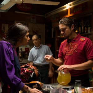 Third Person: Riccardo Scamarcio con Moran Atias in una scena del film