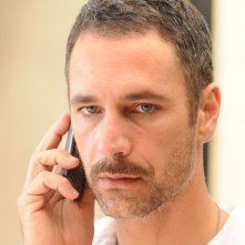 La scelta: Raoul Bova in un primo piano tratto dal film