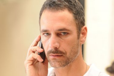 La scelta: Raoul Bova in un primo piano tratto dal film