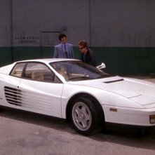 Miami Vice: Don Johnson e Philip Michael Thomas con la Ferrari bianca