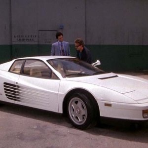 Miami Vice: Don Johnson e Philip Michael Thomas con la Ferrari bianca