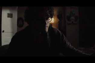 Trailer - Broken Horses