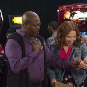 Unbreakable Kimmy Schmidt: Titus Burgess ed Ellie Kemper interpretano Titus e Kimmy