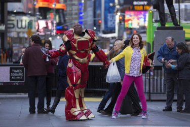 Unbreakable Kimmy Schmidt: Titus e Kimmy in una scena tratta dagli episodi dello show targato Netflix