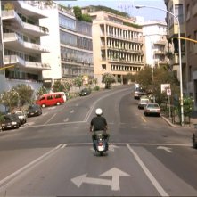 La mitica Vespa di Nanni Moretti innuna  scena di Caro Diario