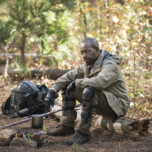 The Walking Dead: Lennie James in un momento del finale della stagione 5