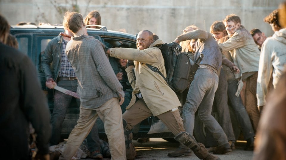 The Walking Dead: Lennie James lotta nel finale della stagione 5