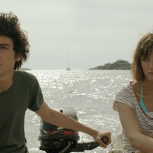 Short Skin: Matteo Creatini a largo con Francesca Agostini in un momento del film