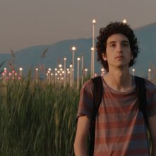 Short Skin: Matteo Creatini con gli occhi al cielo in una scena del film
