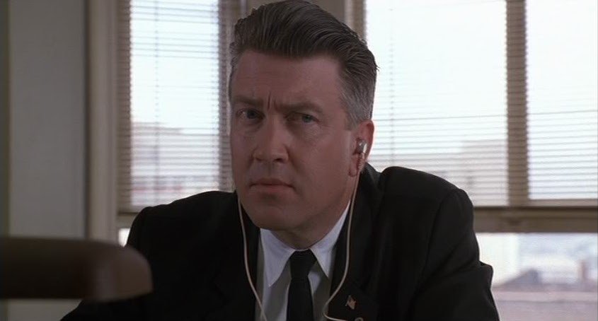 Primo piano di David Lynch sul set di I segreti di Twin Peaks