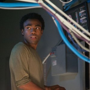 The Lazarus Effect: Donald Glover è Niko in una scena del film horror