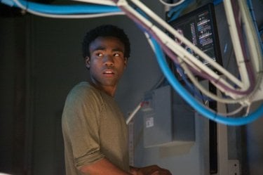 The Lazarus Effect: Donald Glover è Niko in una scena del film horror