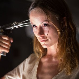 The Lazarus Effect: Olivia Wilde, nei panni della 'rivitalizzata' Zoe, in una scena dell'horror