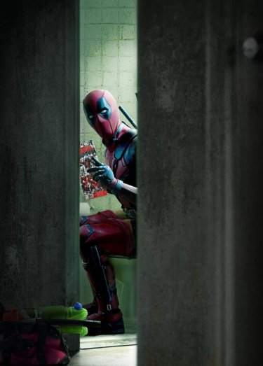 Deadpool: Wade Wilson/Ryan reynolds in un momento.... intimo