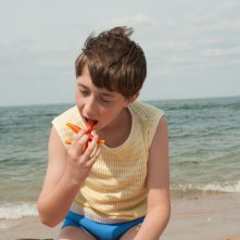 Le vacanze del piccolo Nicolas: Hugo Sepulveda mangia una stella marina in una scena