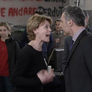 Mia madre: Margherita Buy discute animatamente con John Turturro in una scena del film