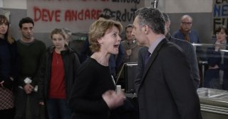 Mia madre: Margherita Buy discute animatamente con John Turturro in una scena del film