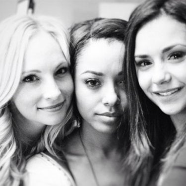 The Vampire Diaries: Candice Accola e Kat Graham dopo l'ultima scena girata insieme a Nina Dobrev