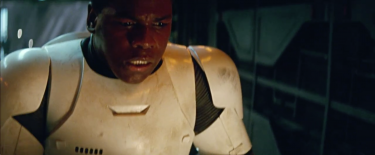 Star Wars: Episodio VII - Il risveglio della Forza: John Boyega nel secondo teaser