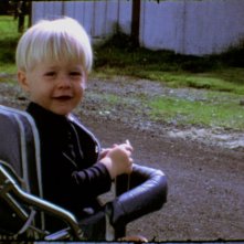 Kurt Cobain: Montage of Heck - Kurt Cobain a due anni in una tenera immagine del film