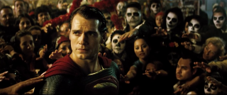 Batman v Superman: Dawn of Justice: Henry Cavill in un'immagine tratta dal trailer del film
