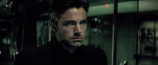Batman v Superman: Dawn of Justice: Ben Affleck in un'immagine del trailer del film