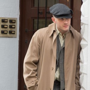 Child 44 - Il bambino n. 44, Tom Hardy nei panni di Leo Demidov in una scena del film