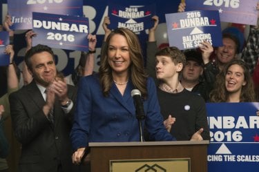 House of Cards: l'attrice Elizabeth Marvel in uno scatto tratto da Capitlo 39