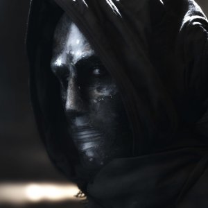 Fantastic 4 - I Fantastici Quattro: un primo piano di Toby Kebbell nei panni del Doctor Doom