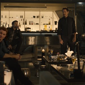 Avengers: Age of Ultron - Thor sfida i suoi amici ad alzare il mitico martello