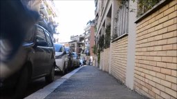 Trailer - In ritardo