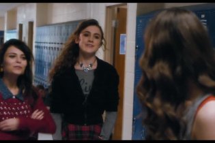 Trailer - Barely Lethal