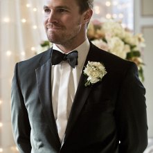 Arrow: Stephen Amell intepreta Oliver Queen nell'episodio Suicidal Tendencies