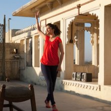 Ritorno al Marigold Hotel: Tena Desae, nei panni di Sunaina, si prepara per il matrimonio in una scena del film